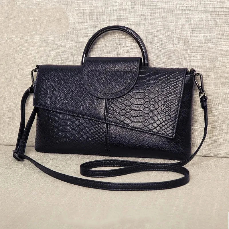 Celine™ - Elegant black handbag with a leather finish - Eliza-Warszawa