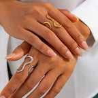 Chic Asymmetrical Wave Ring - Eliza-Warszawa