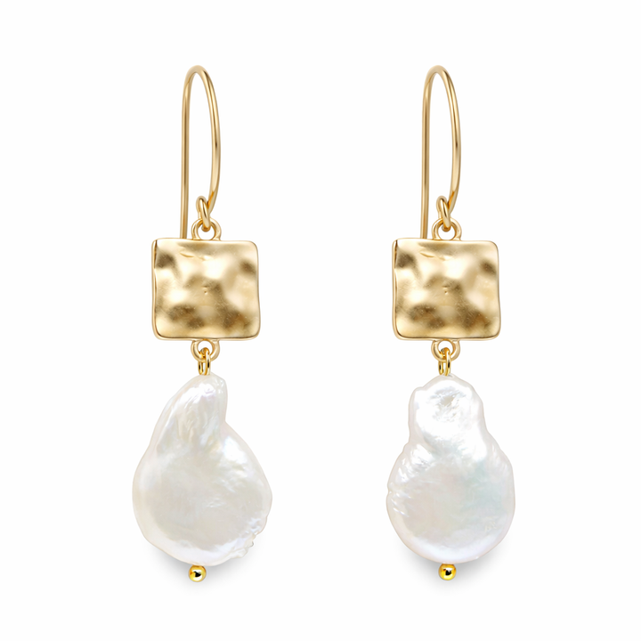 Chic Freshwater Pearl Earrings