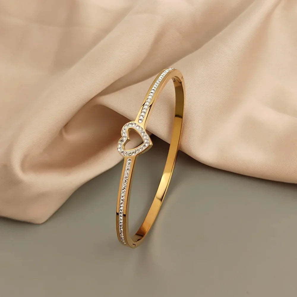 Chic Heart Symbol Charm Bangles - Eliza-Warszawa