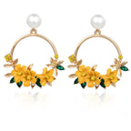 Elegant Gold Flower and Pearl Earrings - Eliza-Warszawa