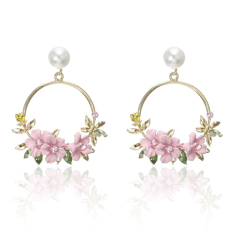 Elegant Gold Flower and Pearl Earrings - Eliza-Warszawa