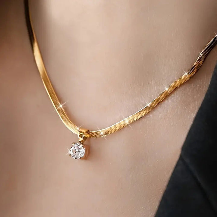 Elegant Gold Rhinestone Pendant Necklace