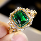 Elegant Golden Emerald Stone Ring - Eliza-Warszawa