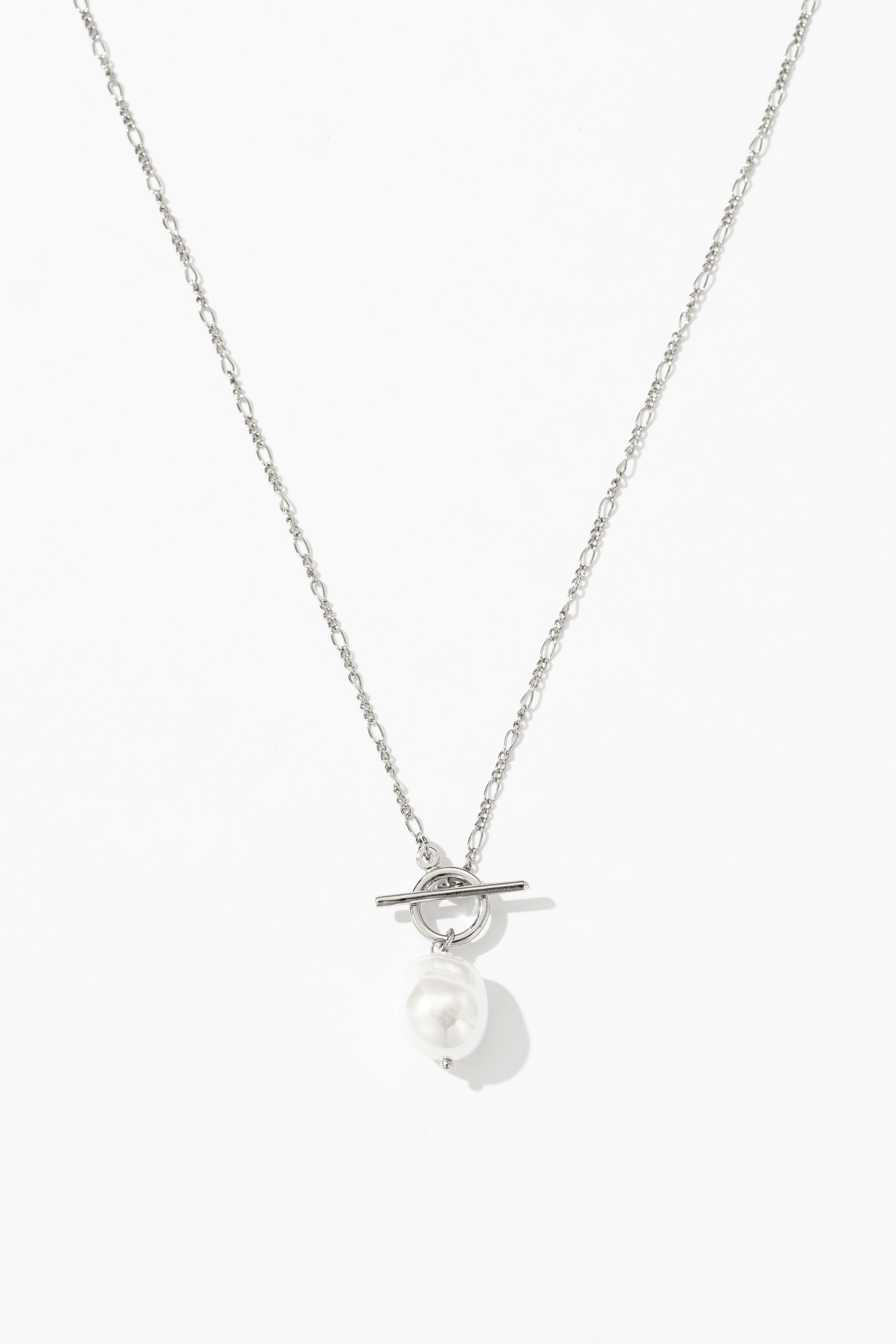 Elegant Golden Pearl Necklace
