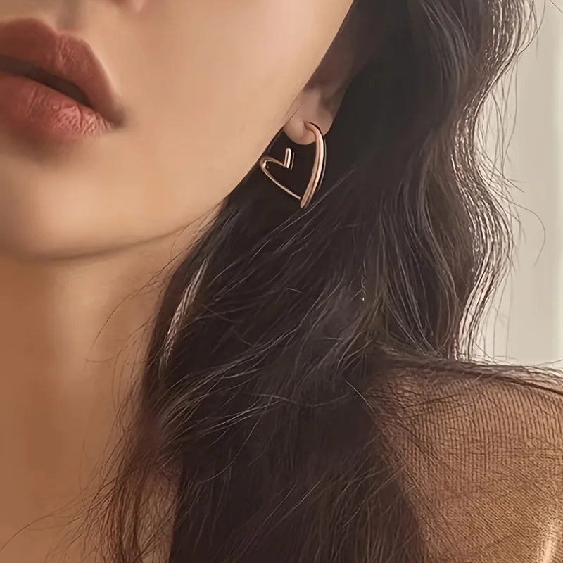 Elegant Heart-Shaped Rose Gold  Earrings - Eliza-Warszawa
