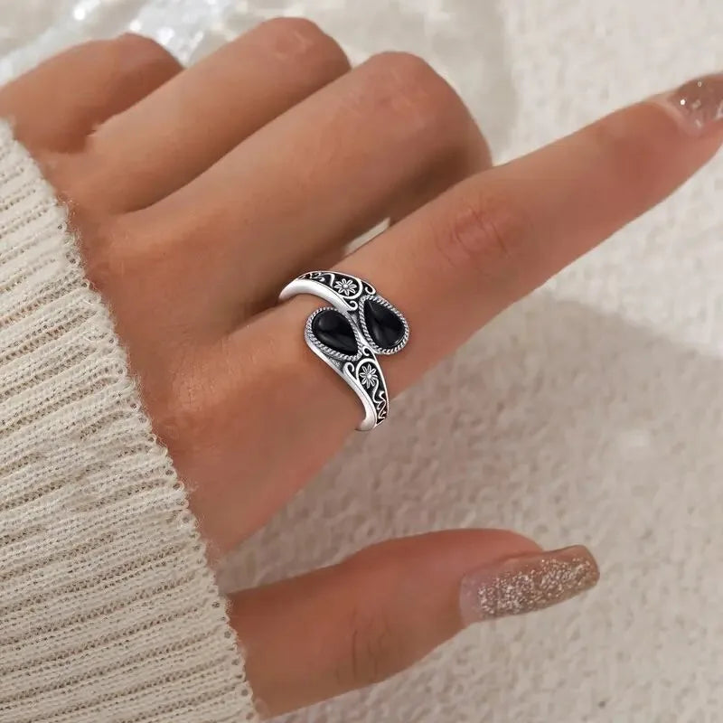 Elegant Moonstone Flower Ring - Eliza-Warszawa