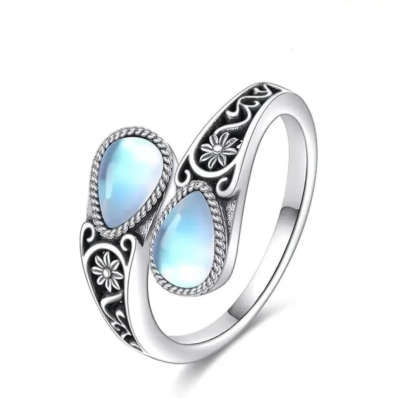 Elegant Moonstone Flower Ring - Eliza-Warszawa