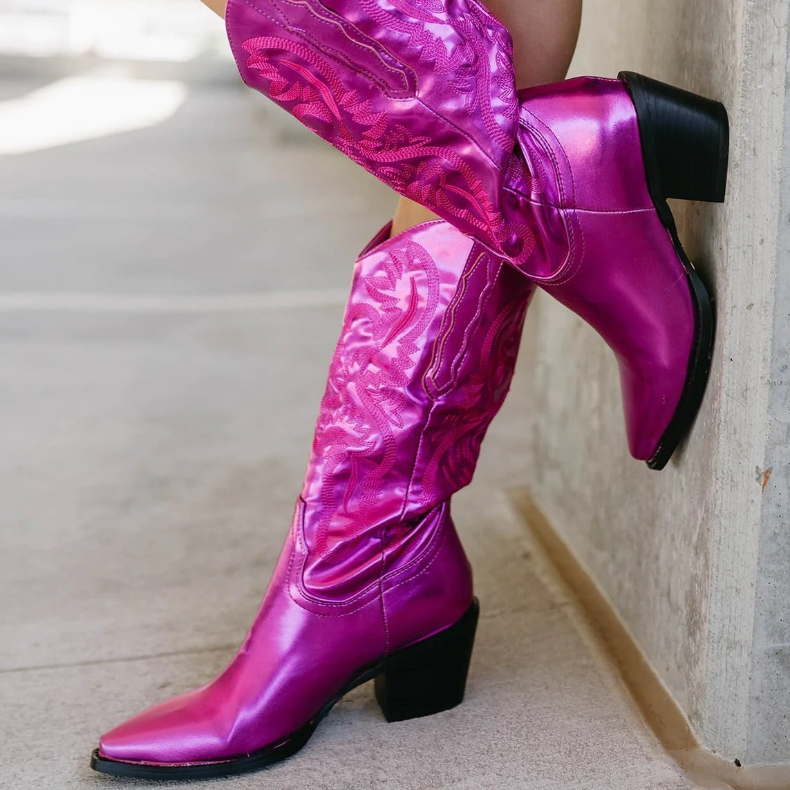 Embroidered Pointed Toe Thick Heel Western Boots - Eliza-Warszawa