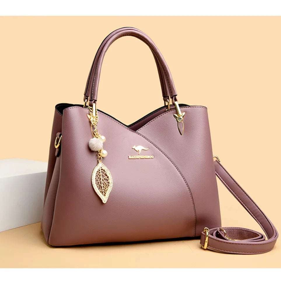 Felina™ - Elegant black shoulder bag with fashionable charms - Eliza-Warszawa