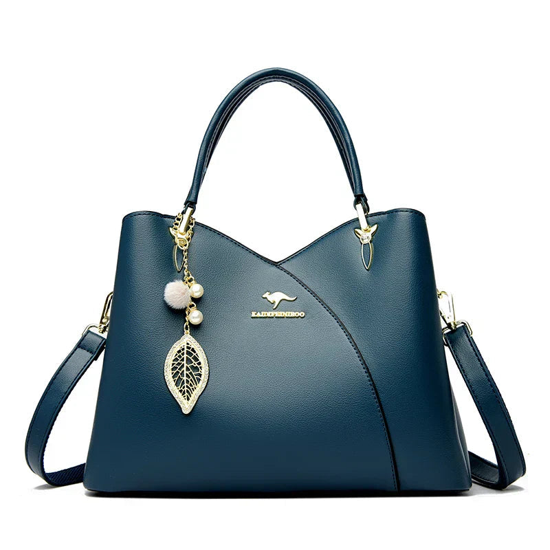 Felina™ - Elegant black shoulder bag with fashionable charms - Eliza-Warszawa
