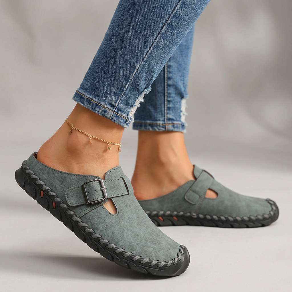 Jane Buckle Clogs - Eliza-Warszawa
