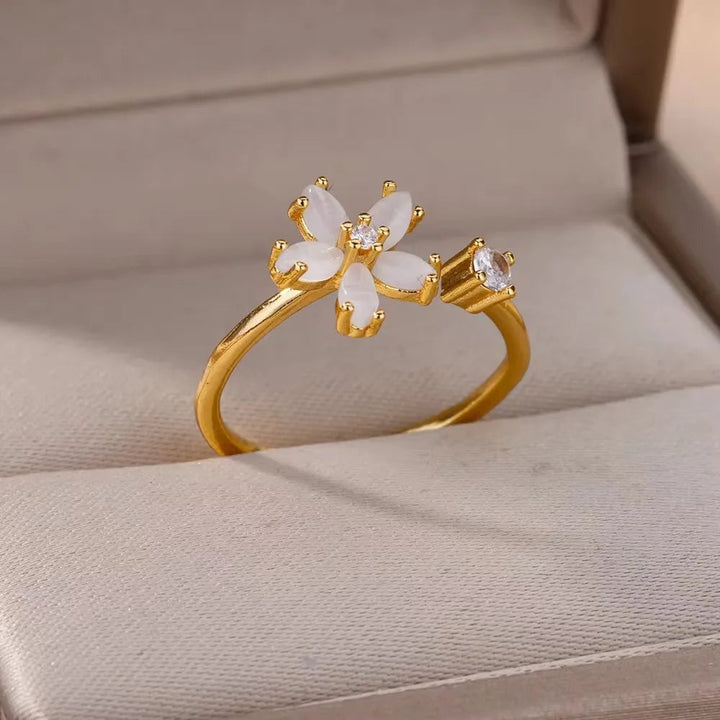 Romantic Gold Zircon Five-Petal Flower Ring