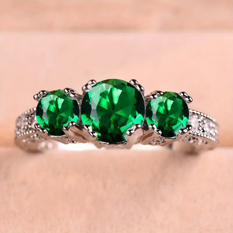 Shiny Timeless Emerald Stones Ring - Eliza-Warszawa