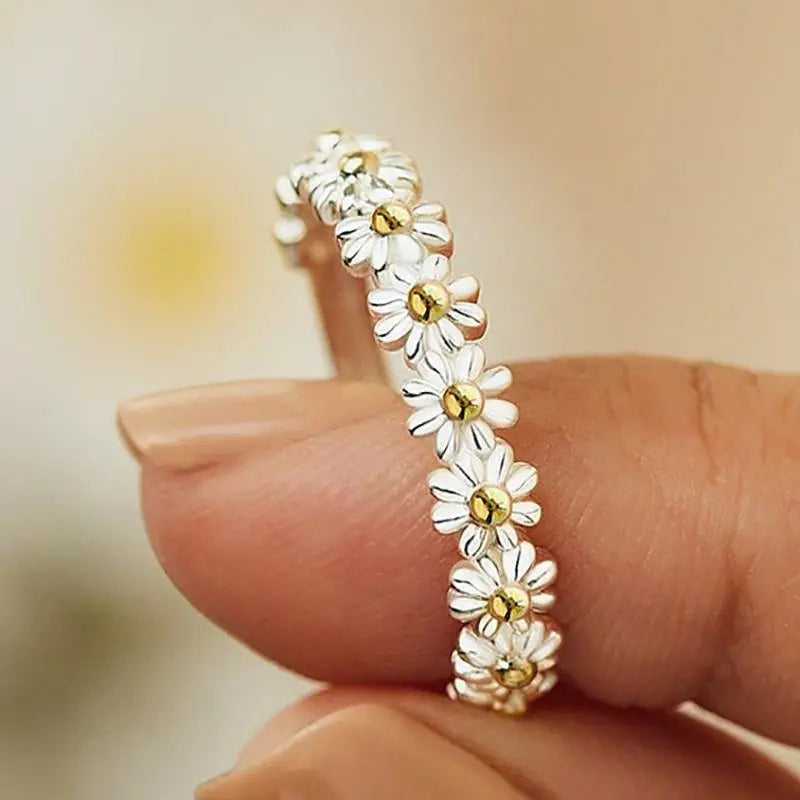 Silver Daisy Ring with Hand-Painted Enamel - Eliza-Warszawa