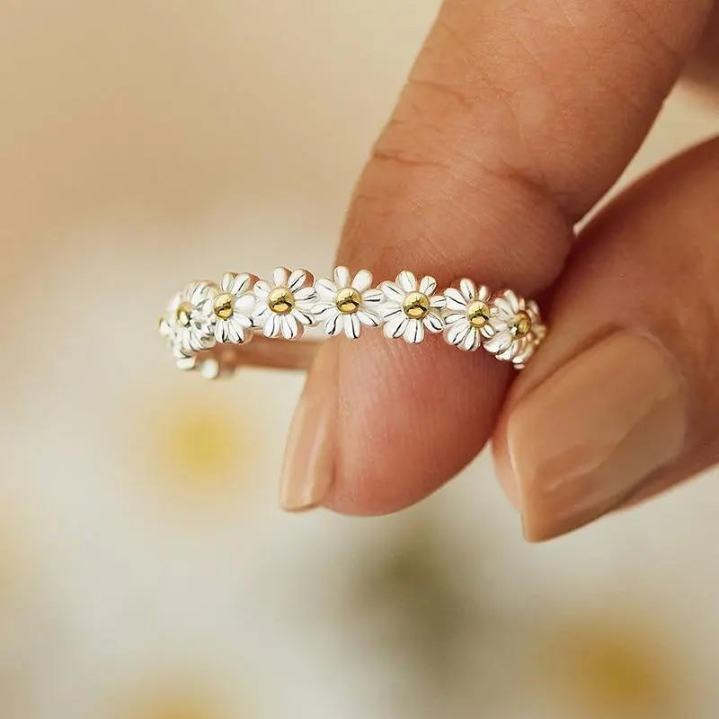 Silver Daisy Ring with Hand-Painted Enamel - Eliza-Warszawa