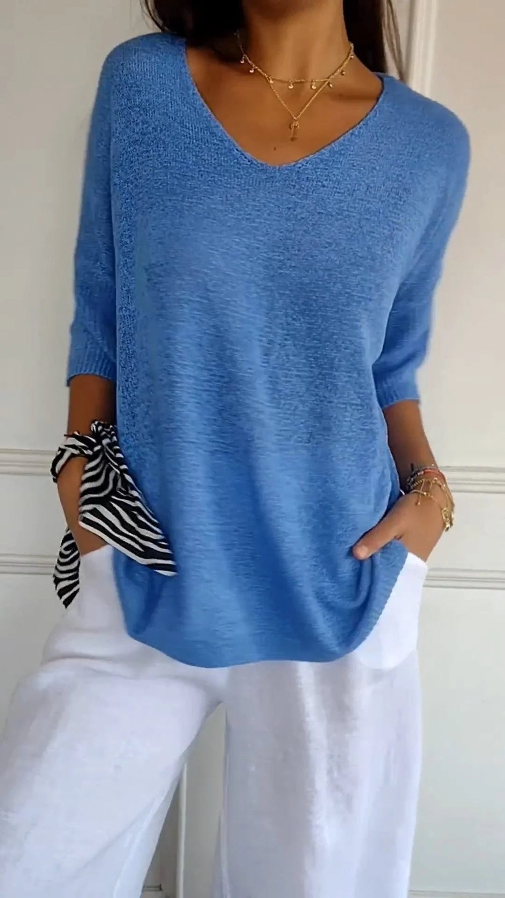 Solid Color Knitted V-neck Top - Eliza-Warszawa