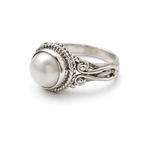 Vintage Inlaid Pearl Ring