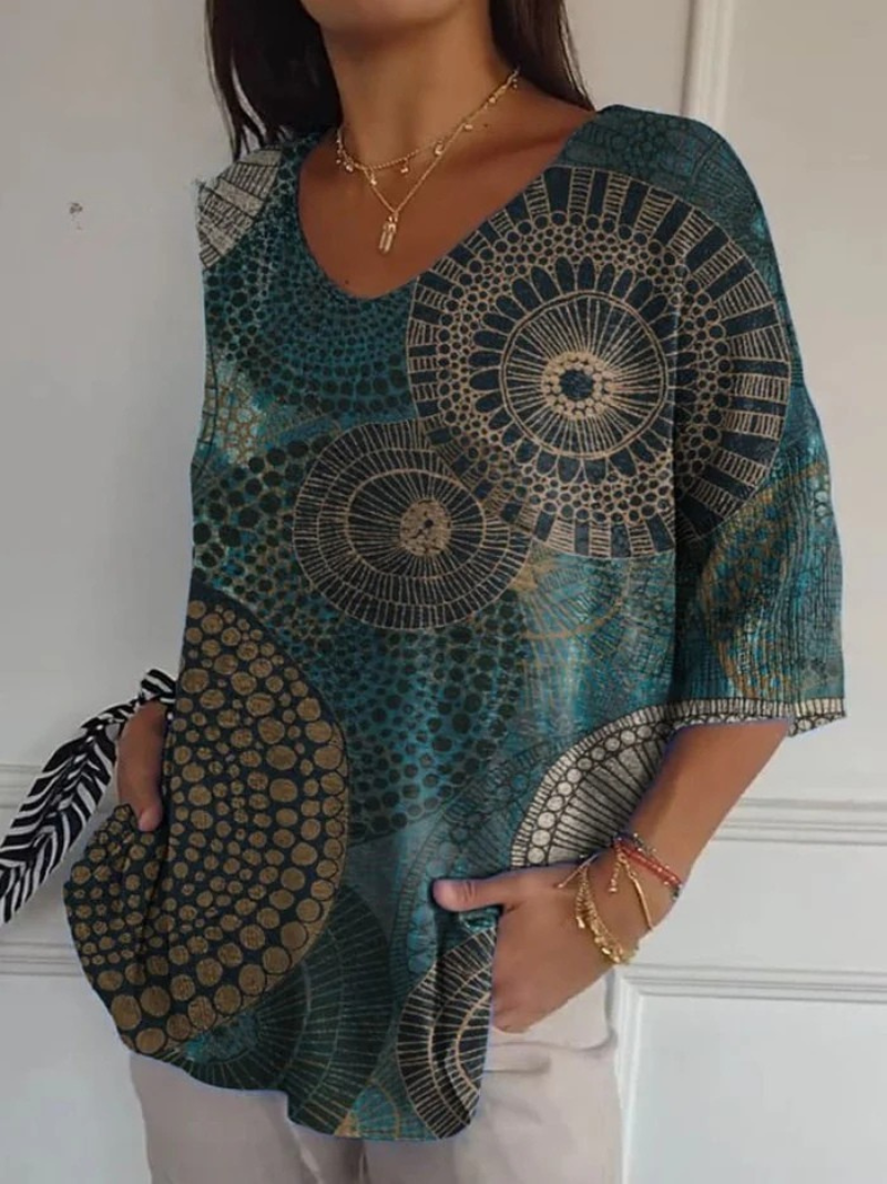 Women's Casual Knit Sweater with Vintage Abstract Geometric Pattern - Eliza-Warszawa